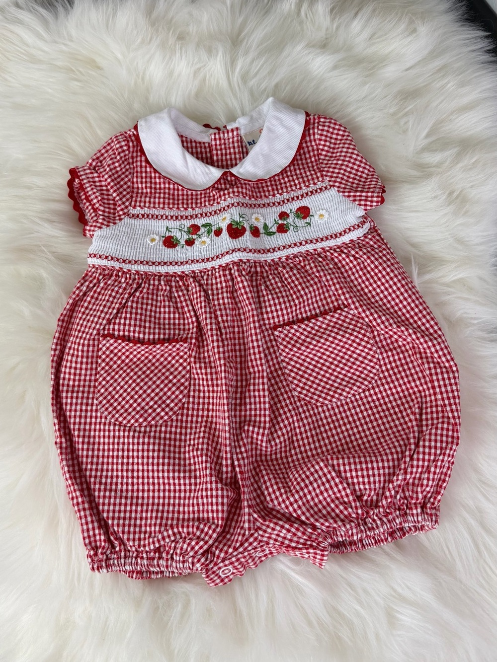 Vintage Y2K BT Kids Strawberry Appliqué Smock Red Gingham Bubble Romper 6-9 M